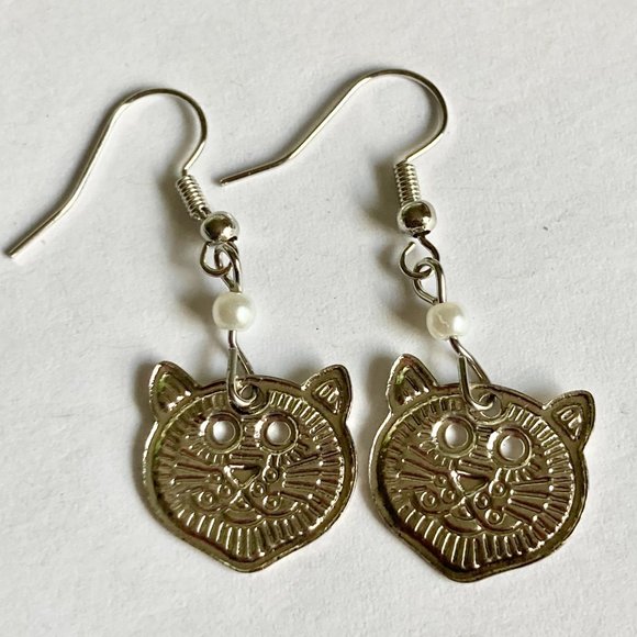 Pearl Kitty Cat Earrings Vintage Charms Lion Tiger Silver Plated Rescue Mom Gift - Picture 10 of 12